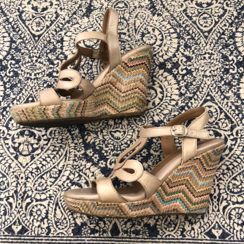 Nude wedges with patterned rope heel